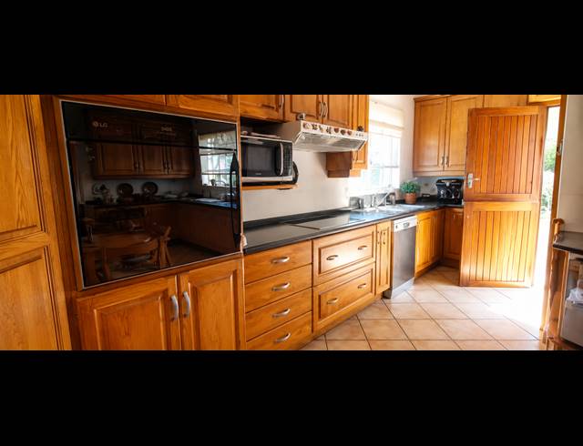 3 BEDROOM TOWNHOUSE FOR SALE IN THREE RIVERS PROPER